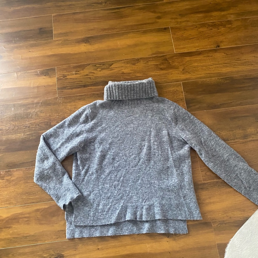 Gray merino wool turtle neck sweater
